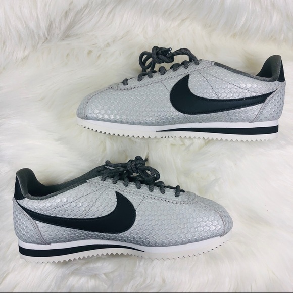 Women’s Nike Cortez - Picture 2 of 6